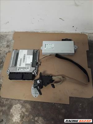 BMW 330xd motorvezérlő  dde7801712 0281013253