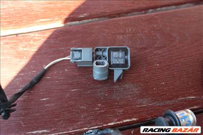 Renault Megane 3 2010- ütközésérzékelő 988300005r