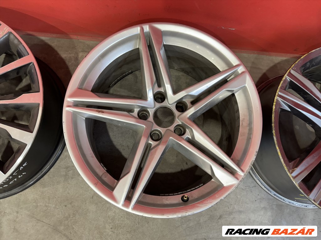 R18 Original Audi 8.5J ET29 - 8W0 601 025DE / 8W0601025DE 1db alufelni 1. kép