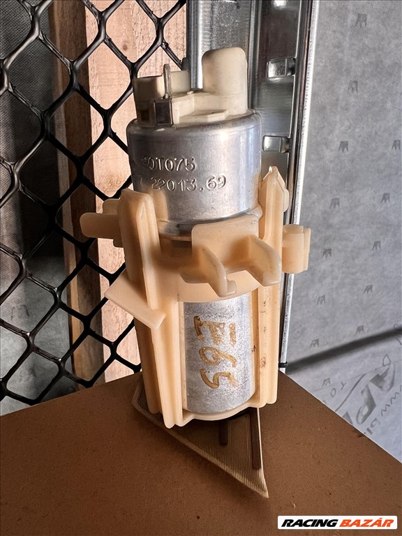 BMW E65 745i AC pumpa 16117194000 1. kép