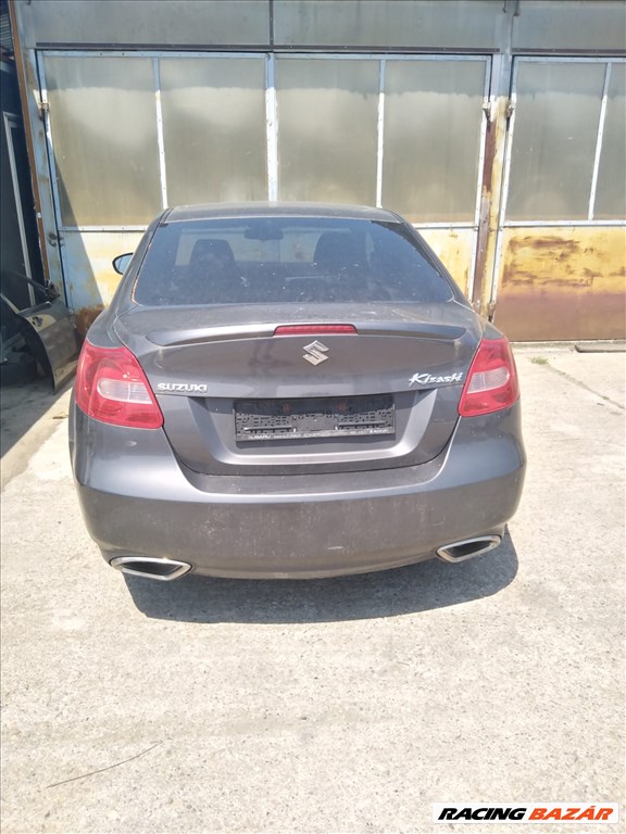 Suzuki Kizashi bontott alkatrészei 5. kép