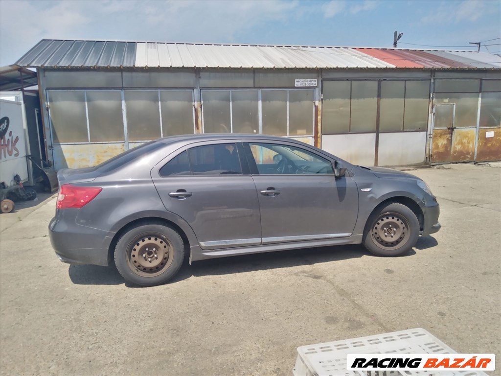 Suzuki Kizashi bontott alkatrészei 7. kép