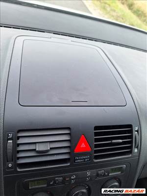 Volkswagen Touran I Tároló rekesz