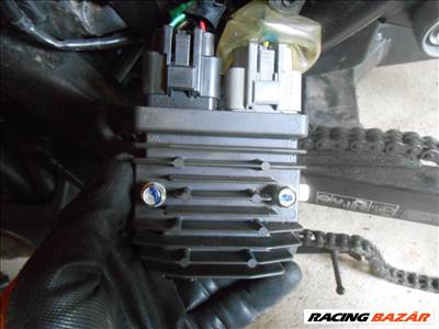 HONDA CB 500 FA,ABS,2018-ASRÓL :970 KM-T HASZNÁLT,GYÁRI FESZŰLTSÉGSZABÁLYZÓ