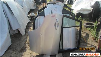 Toyota RAV4 2000-2006 jobb hátsó ajtó komplett (1446)