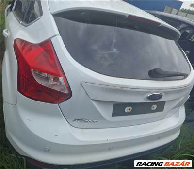 Ford Focus Mk3 Focus Mk3 Csomagtérajtó,lökhárító,lámpák
