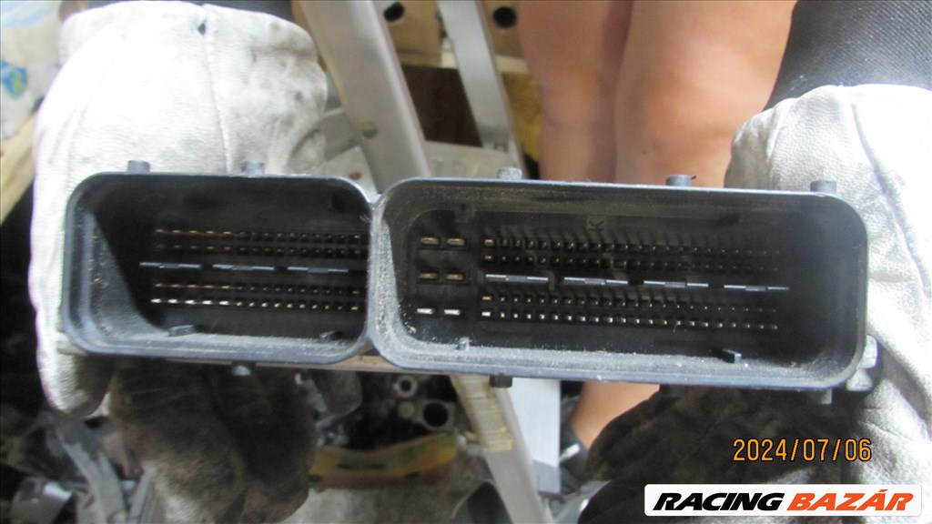 Opel Astra H 1.9D 2004-2008	Z19DTH Motorvezérlő. 0281012122 3. kép