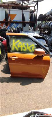 Suzuki Swift V Jobb első ajtó 