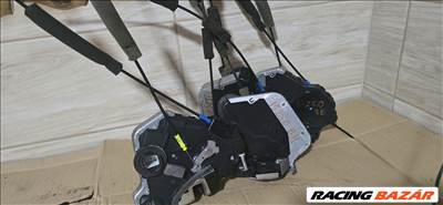 Lexus IS (XE20) 250 ajtó ajtó zárszerkezet Jobb első