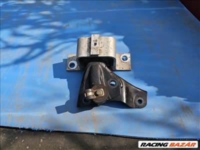 Dacia Logan I Jobb motortartó bak 