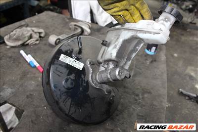 Hyundai ix35 2015 1.7D  fékrásegítő devander 585002s251