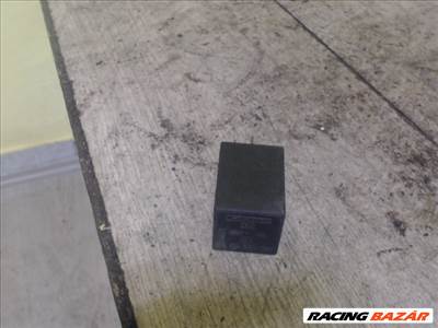 SUZUKI IGNIS Ablaktörlő relé