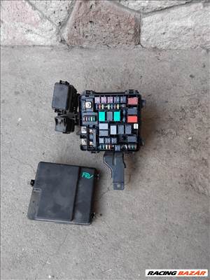 Honda FR-V 2.2i-CDTi biztosítéktábla  0281003030