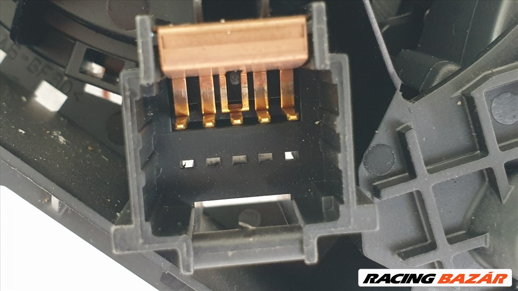 507553 Renault Clio 3, 2009, E-H Köd, Autom, Kormánykapcsoló, Légzsákszalag, 4 Csati 9. kép