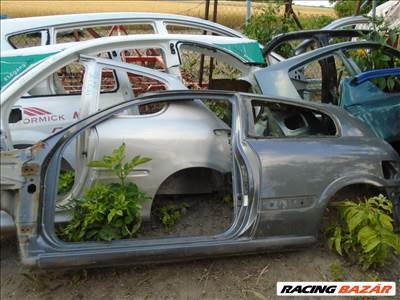 Nissan Almera II 3 ajtós küszöb , hátsó sárvédő