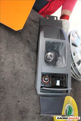 Volkswagen Polo 9N 1.4D 2005 váltószoknya váltógomb
