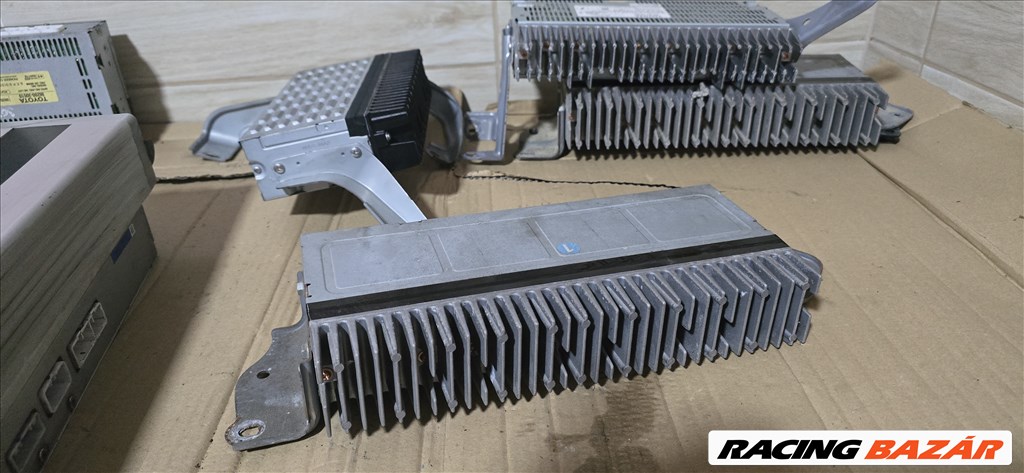 Lexus IS (XE20) 250 erősítő  8628053110 2. kép