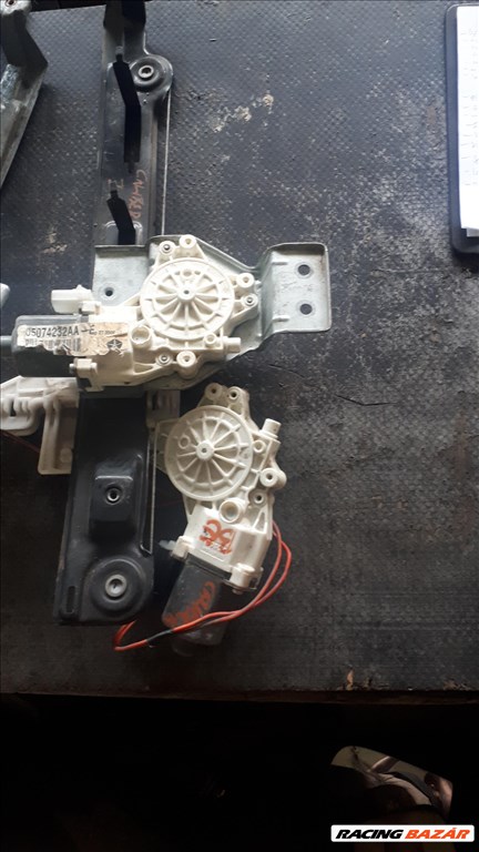 Dodge Caliber ablakemelő szerkezet , motor 4. kép