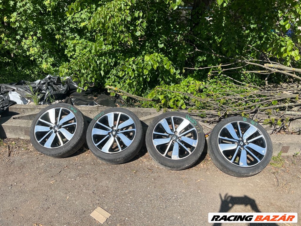 Renault Clio IV 205 / 45 / R17 / 4x100 / 7,0J / ET44 Alufelni Szet 1. kép