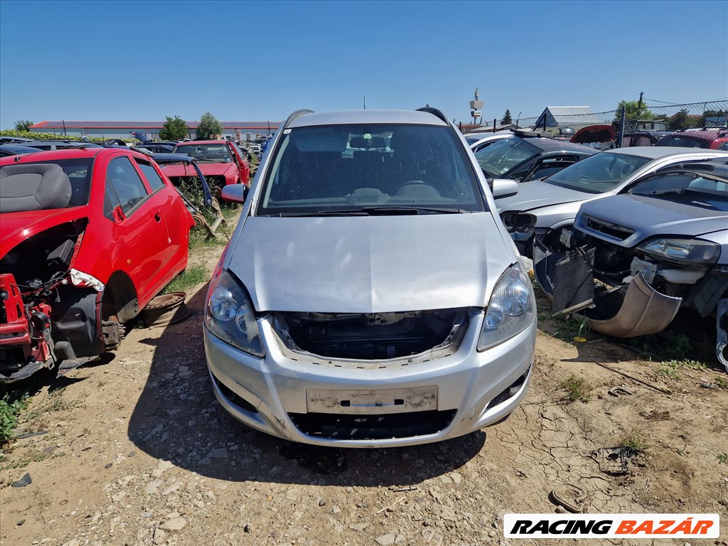 Opel Zafira B bontott alkatrészei 4. kép