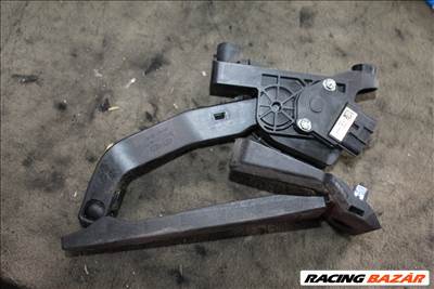 Kia Carens 2017 gázpedál 351902a000