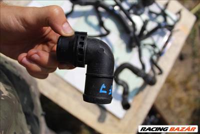 Volkswagen Golf 7 1.6D 2012-2020 Vízcső csatlakozó 5Q0121619A