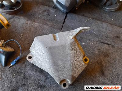Opel Astra J 1.6 motortartó bak 