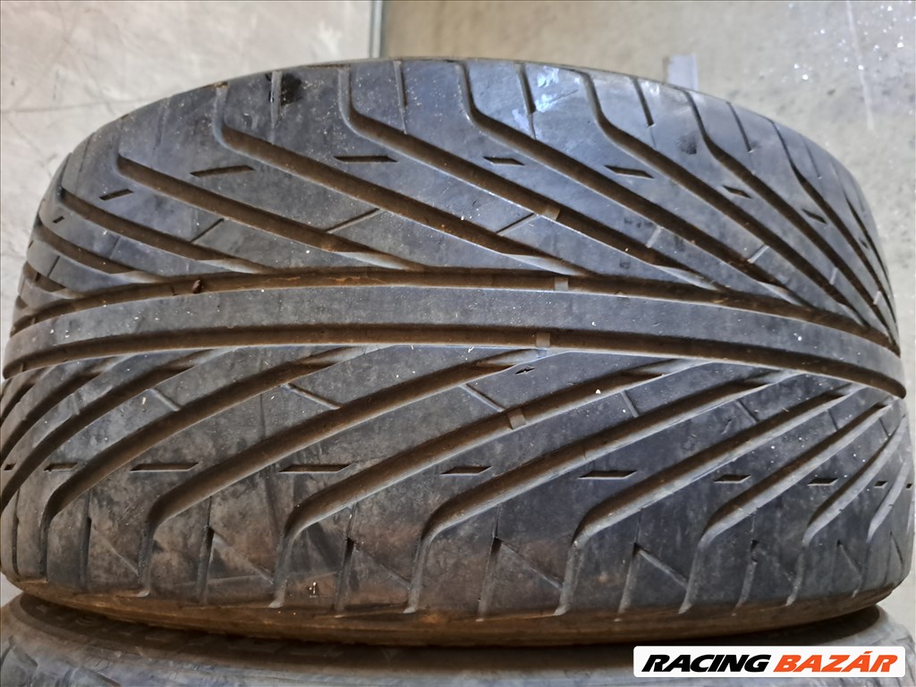 2db 245/40 R18 Triangle (Peremvédős) nyári gumi eladó!!! akciós áron! 12500Ft/db Állapota: 6mm minta 2. kép