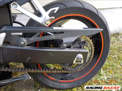 SUZUKI SV 650-ES,2006-OSRÓL :HIBÁTLAN GYÁRI HÁTSÓVILLA ELADÓ