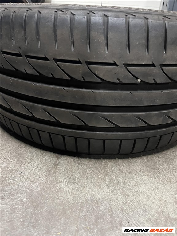  255/3519" használt Bridgestone nyári gumi(1db) 1. kép