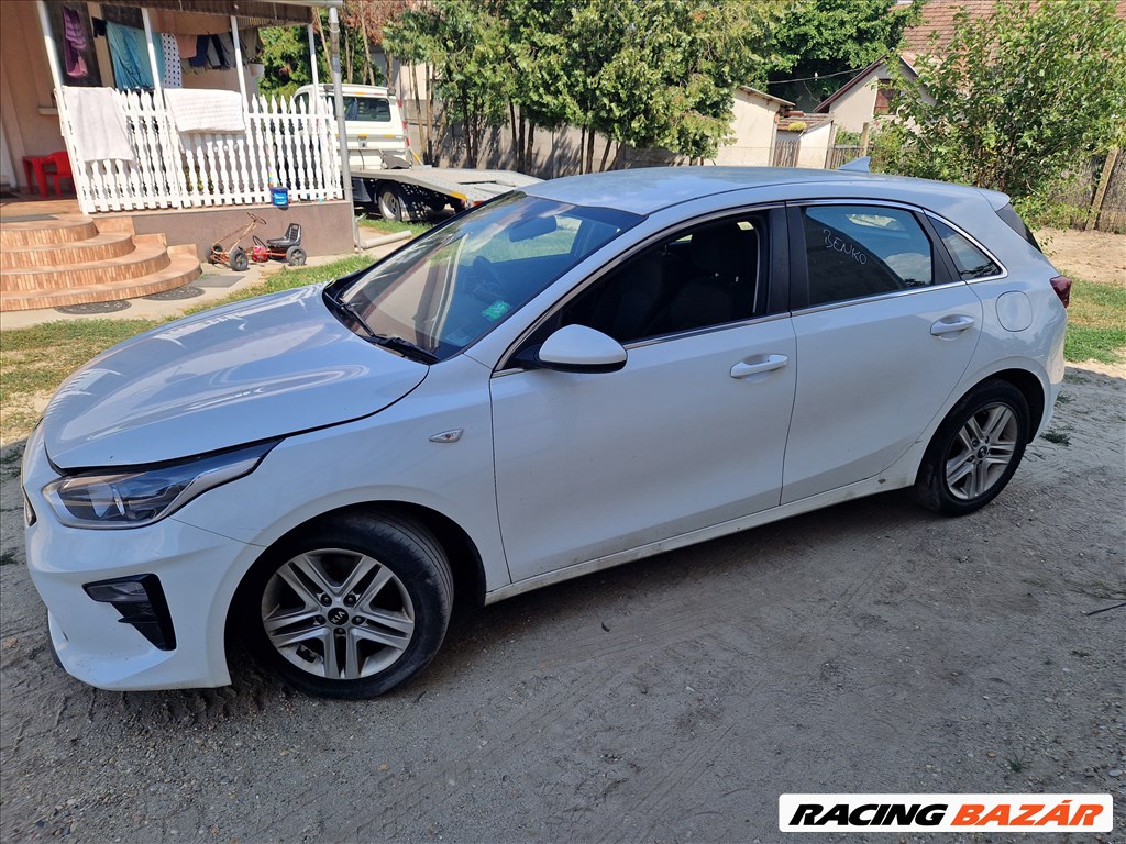 Kia Cee'd (CD) 1.6 CRDI D4FE bontott alkatrészek, bontás, bontott jármű 3. kép
