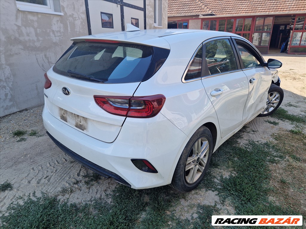 Kia Cee'd (CD) 1.6 CRDI D4FE bontott alkatrészek, bontás, bontott jármű 6. kép
