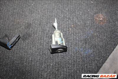 Volkswagen Polo 9N 1.4D 2005 zárbetét