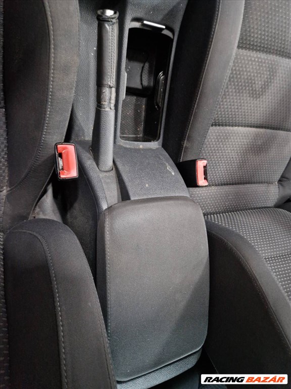 Volkswagen Golf V bontott alkatrészei 8. kép
