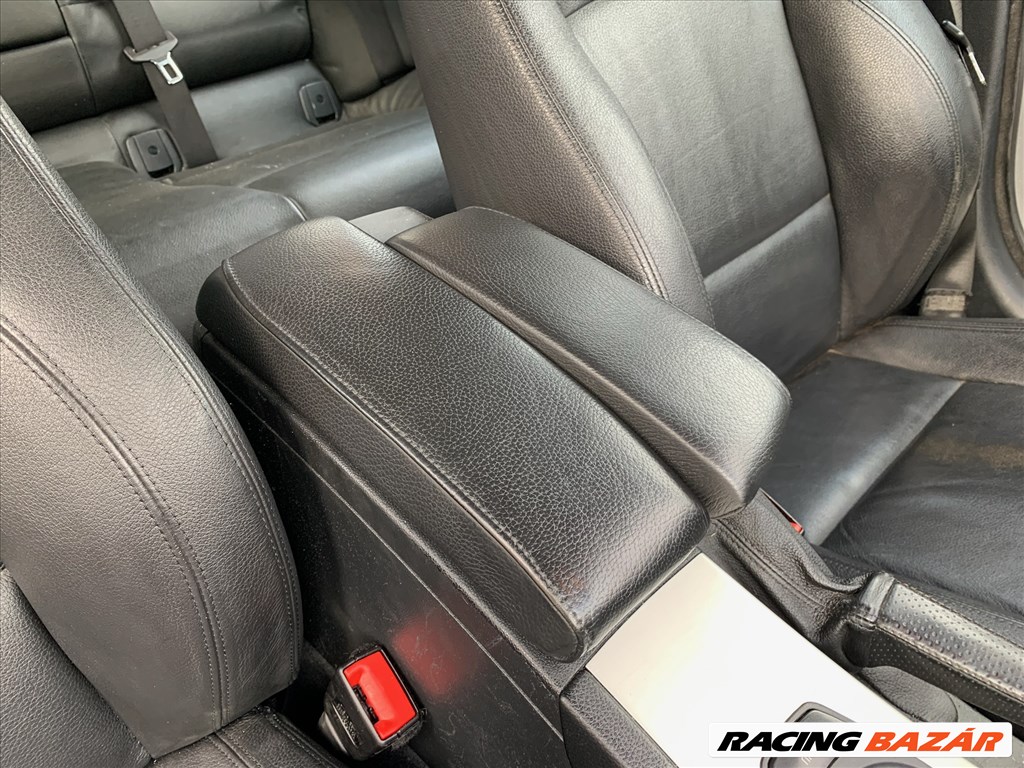 BMW 335 (E90, E91, E92, E93) bontott alkatrészei 32. kép