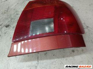Audi A4 (B5 - 8D) Jobb Belső Hátsó Lámpa *122850*