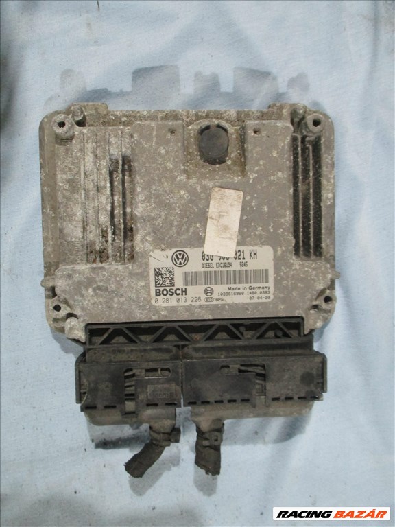 Volkswagen Golf V 1.9 TDI motorvezérlő elektronika 0281013226 1. kép