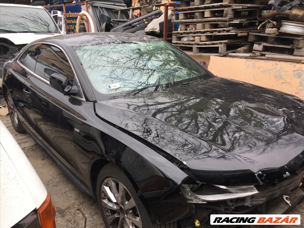 Audi A5 (B8 - 8T) bontott alkatrészei 2. kép