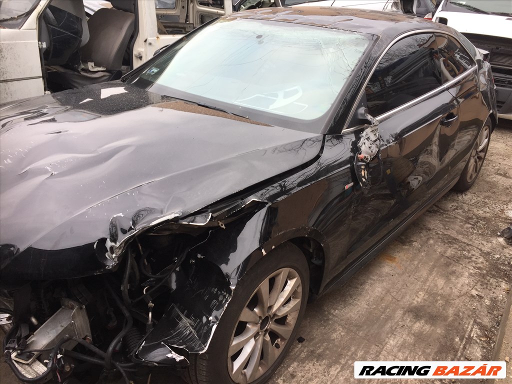 Audi A5 (B8 - 8T) bontott alkatrészei 3. kép