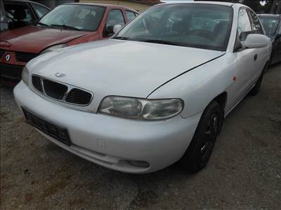 DAEWOO NUBIRA LÉPCSŐS HÁTÚ (J100) 1.6 16V csomagtérajtó központizár motor