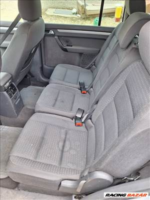 Volkswagen Touran I Hátsó ülés sor