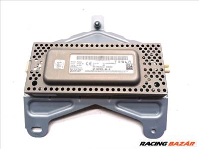 Tesla Model Y navigációs modul 152797300d