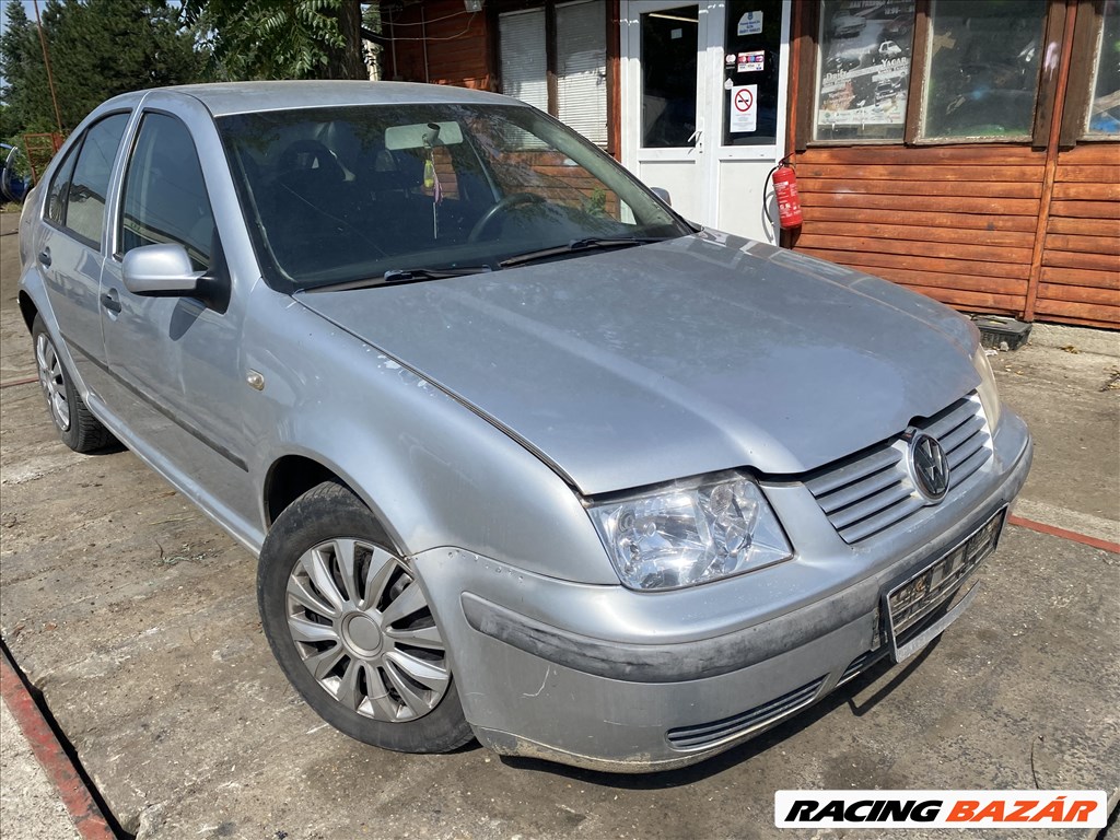 Volkswagen Bora 1.6i bontott alkatrészei 1. kép