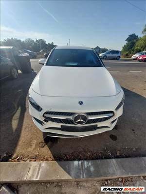 Mercedes A 180 bontott alkatrészei