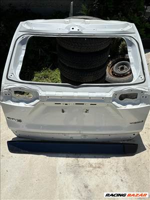 Toyota RAV4 (XA50) bontott alkatrészei