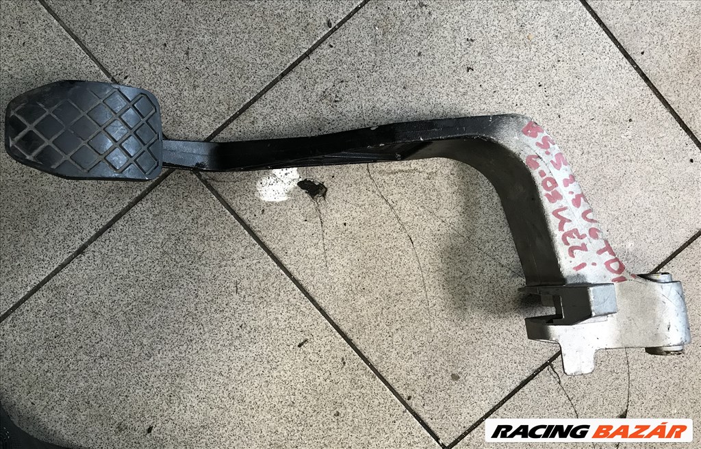 Volkswagen Passat  B5.5 -kuplungpedál 8d1721316h 1. kép
