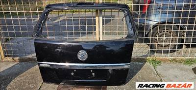 Opel Zafira B csomagtérajtó (üresen)