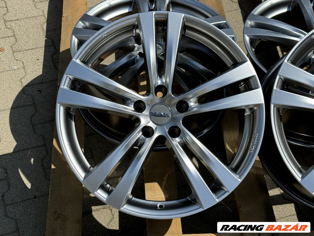  Audi A3 A4 A6 A8 All-road Q2 Q3 Q4  S3 S4 S6 S8 SQ2 TT alufelnik R18 2. kép
