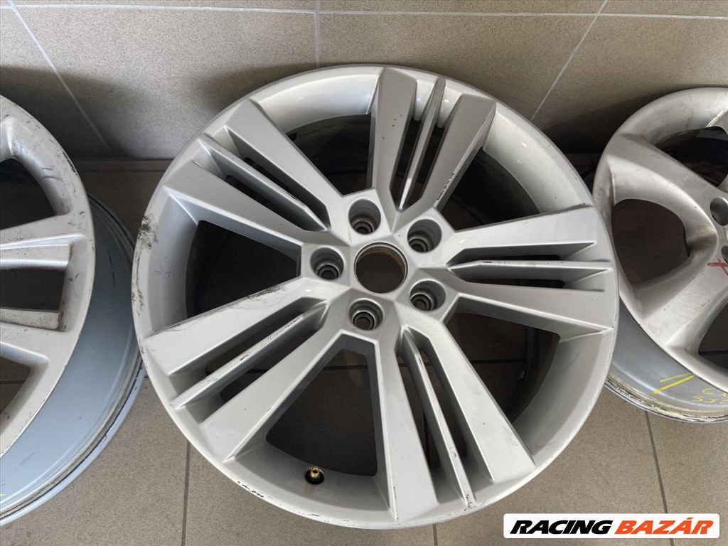 R18 Original Skoda 7.5J ET51 - 5E0 601 025AB 5E0601025AB 2db alufelni 1. kép