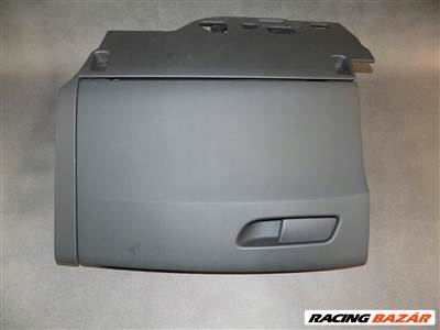 Audi A4 (B9 - 8W) kesztyűtartó 8w1857035